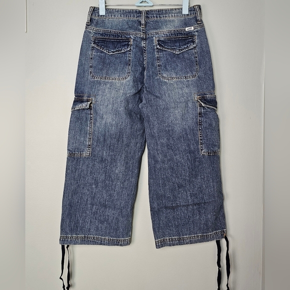 GUESS ORIGINALS Women's Denim Cargo Capri Pant, Tinted Denim, Size 26 - Picture 10 of 15